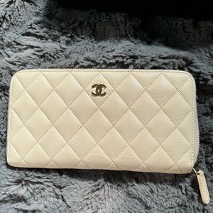 Beautiful pre loved Chanel wallet